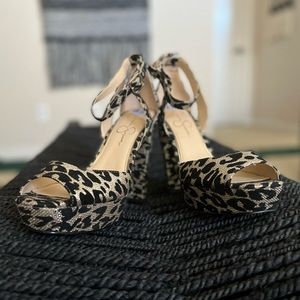 NWOB Jessica Simpson Gold Leopard Pamlyn Platforms